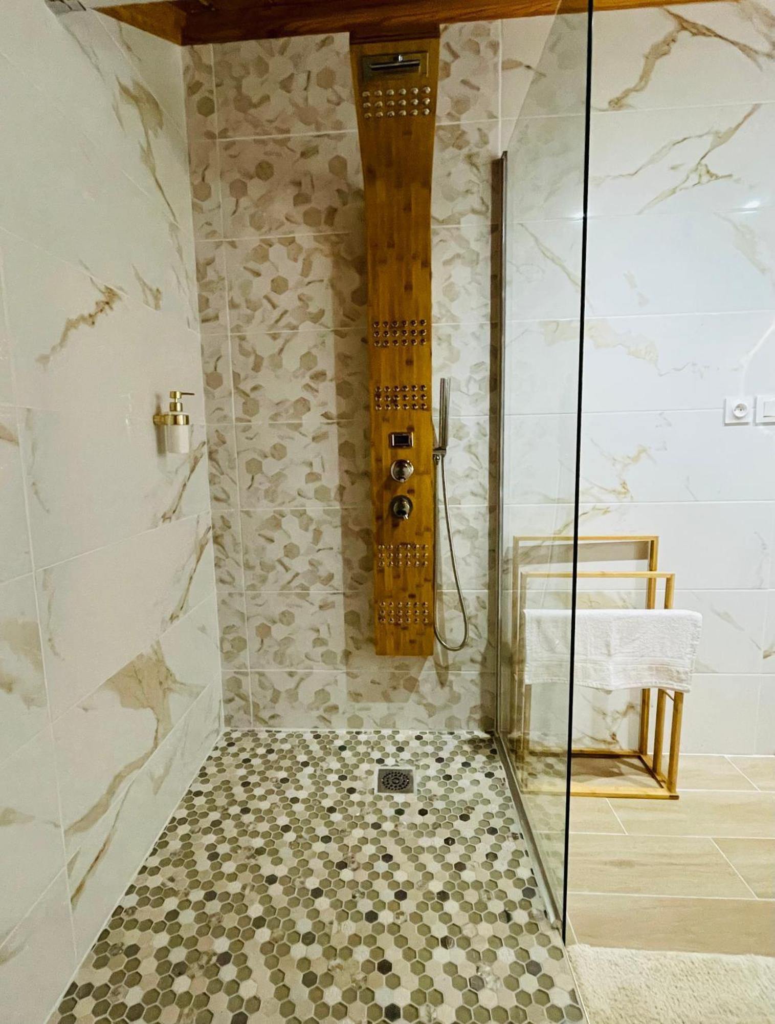 Au Sommet Des Salazes Hotel Salazie Bagian luar foto